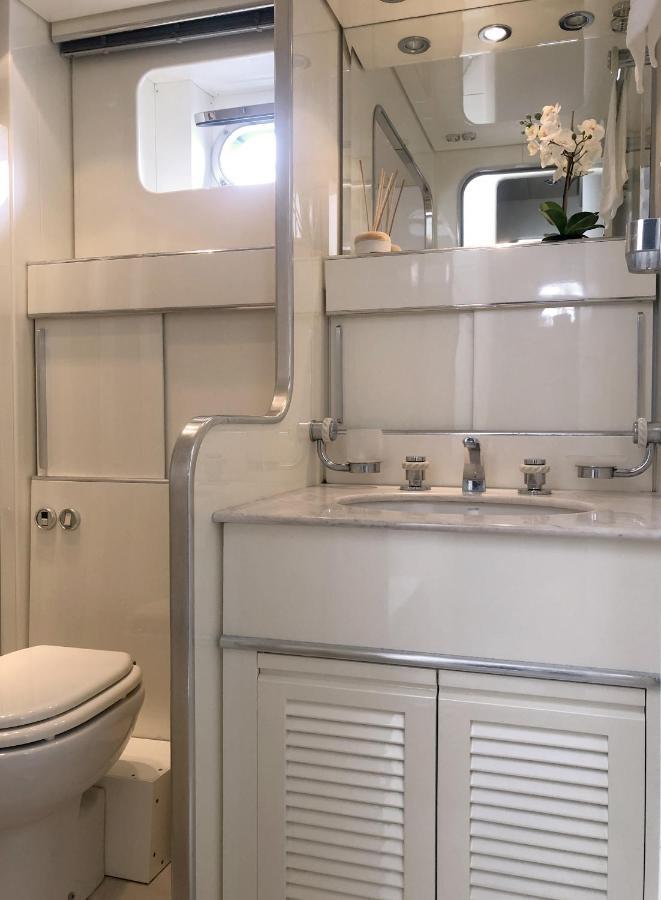 Home Sweet Boat - Chambres D'Hotes Empuriabrava Exterior photo