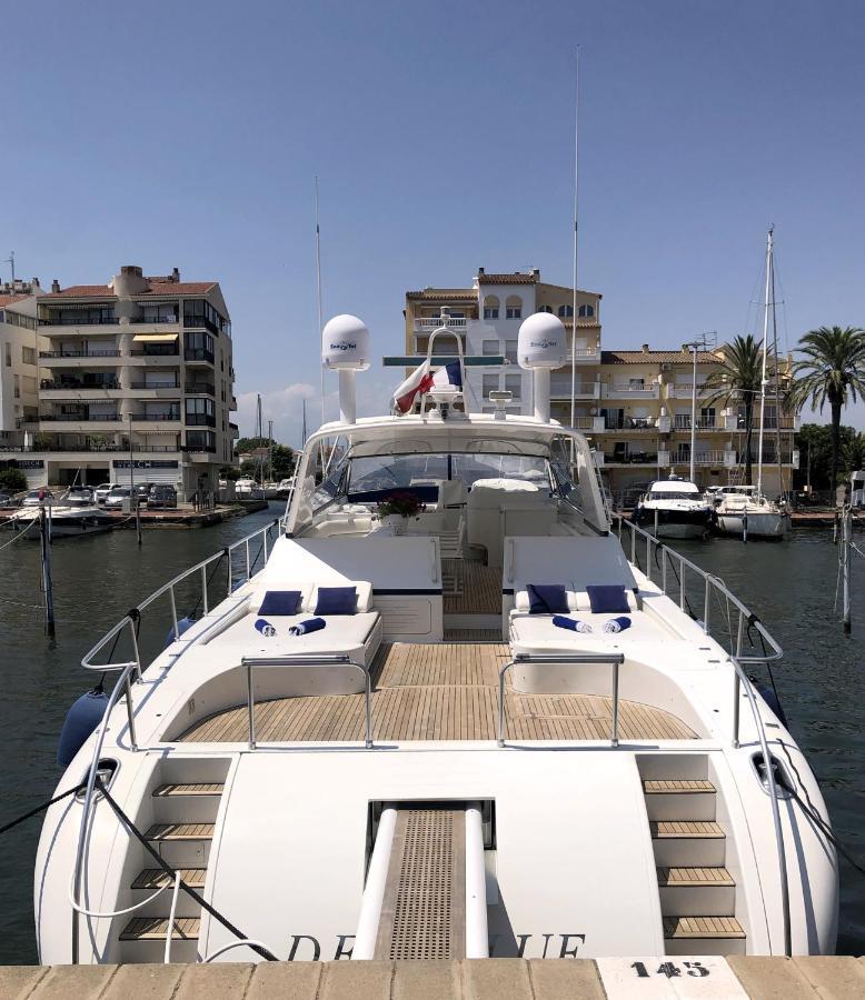 Home Sweet Boat - Chambres D'Hotes Empuriabrava Exterior photo