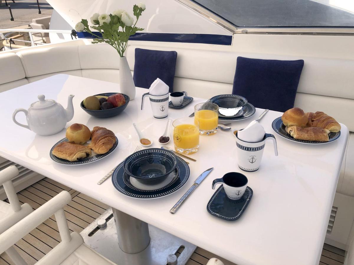 Home Sweet Boat - Chambres D'Hotes Empuriabrava Exterior photo
